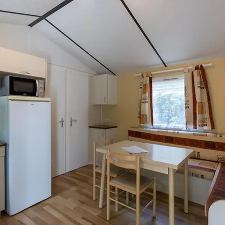 Mobilhome Le Noyer Holiday home *