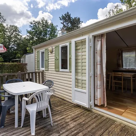 Mobilhome Le Noyer 度假居 *