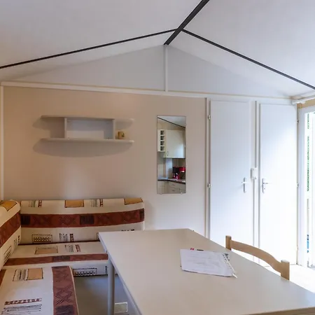 度假居 Mobilhome Le Noyer Saint-Pompont