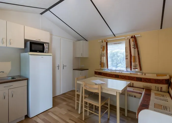 Mobilhome Le Noyer Casa de Férias